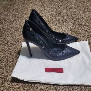 Authentic Valentino Rock stud Black Pumps |Size 36